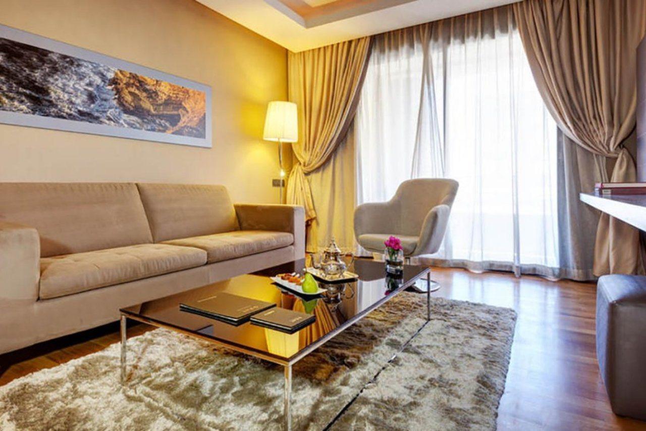 Gray Boutique Casa Blanca